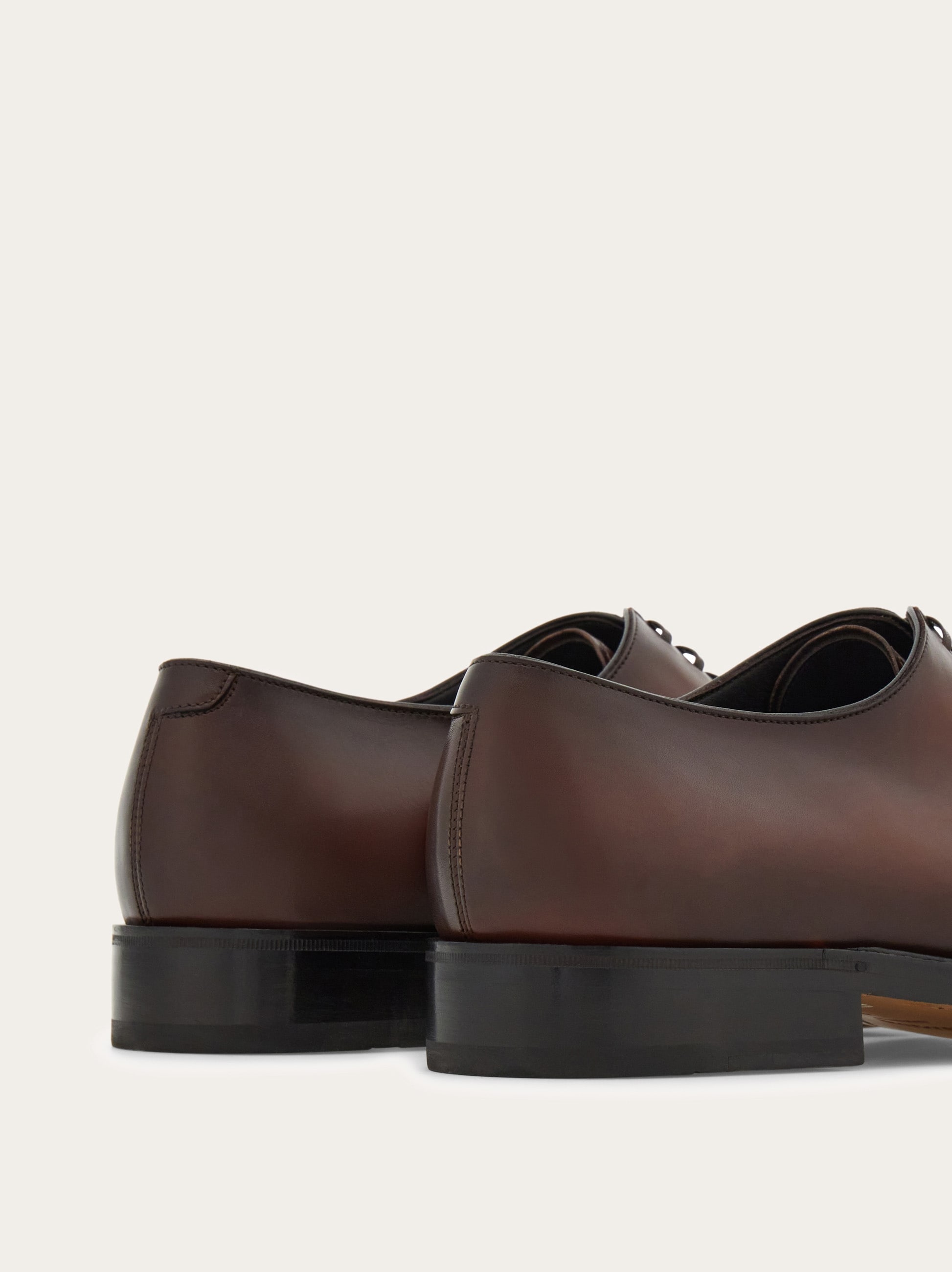FABRIC UPPER AND LEATHER SOLE8131330333